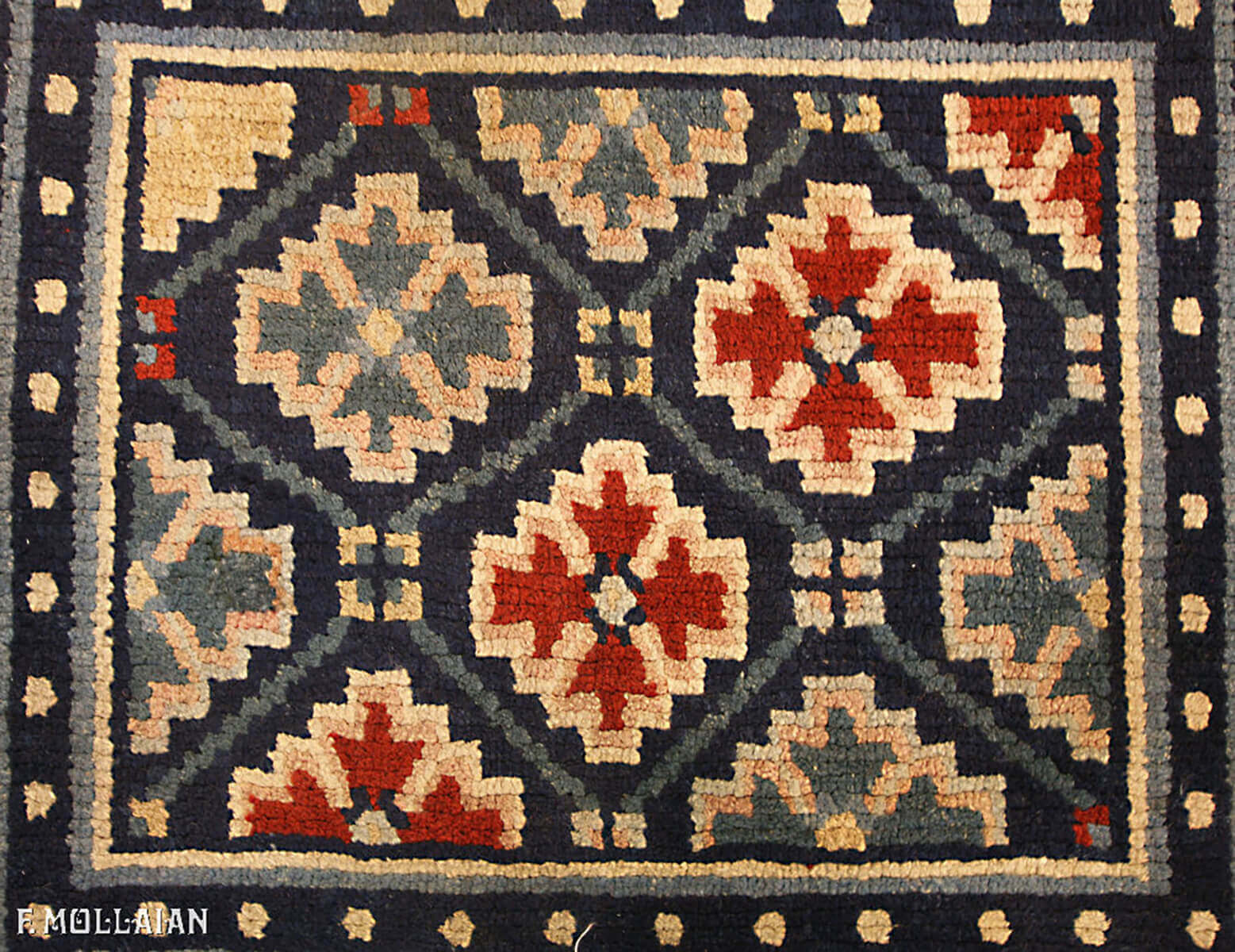 Antique Tibetan Rug n°:67536945